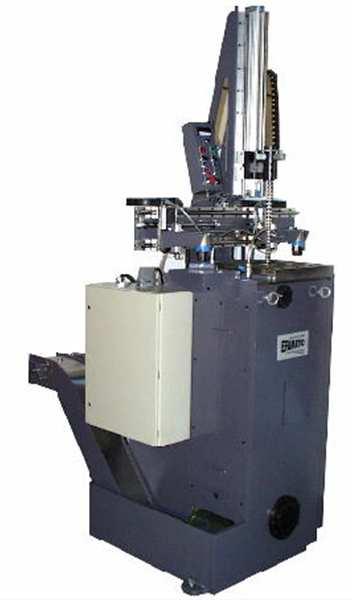 Příloha 15 Volba obráběcích strojů pro protahovací operaci 18. Protahovačka EFAMATIC B - 800 / 10 tun B - 800 / 10 tun Výrobce EFAMATIC UŽITÍ STROJE Stroj má masivní základovou desku.