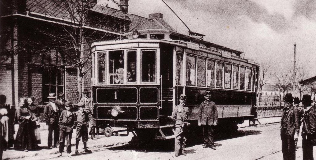 Po postavení první elektrárny v Ostravě v roce 1897 byly zahájeny přípravy na elektrifikaci parní tramvaje, jejíţ kapacita přestávala stačit stále se zvyšujícím nárokům.