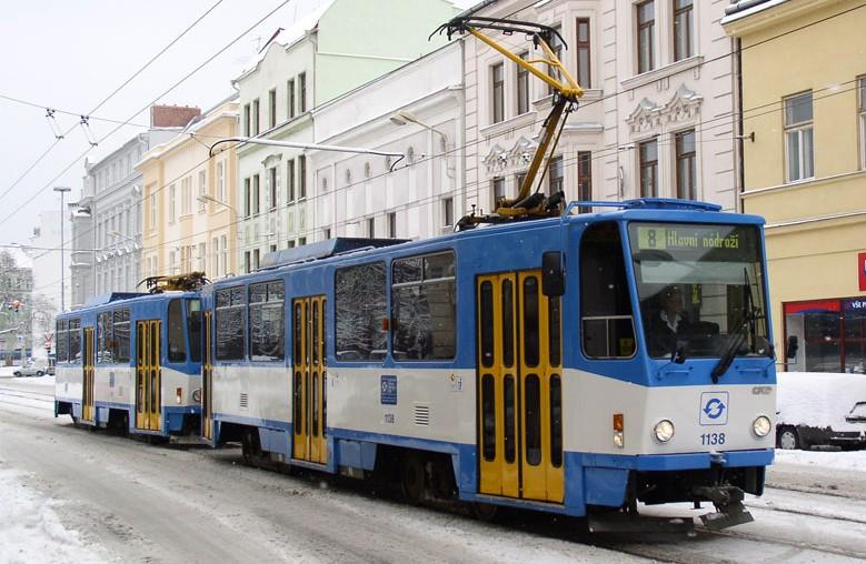 V roce 1994 přibylo do ostravského vozového parku prvních 10 jednosměrných tramvají typu Tatra T6A5 (dále jen T6A5 ) vyráběných podnikem ČKD.