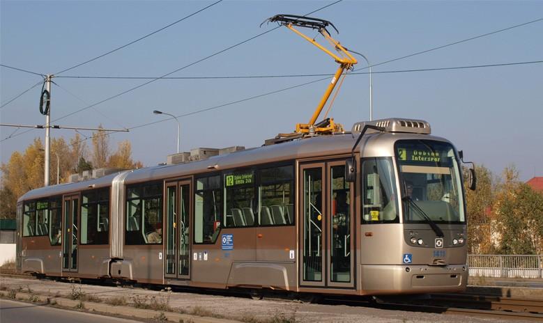 Ostravský dopravní podnik má k dispozici tři soupravy LF2.