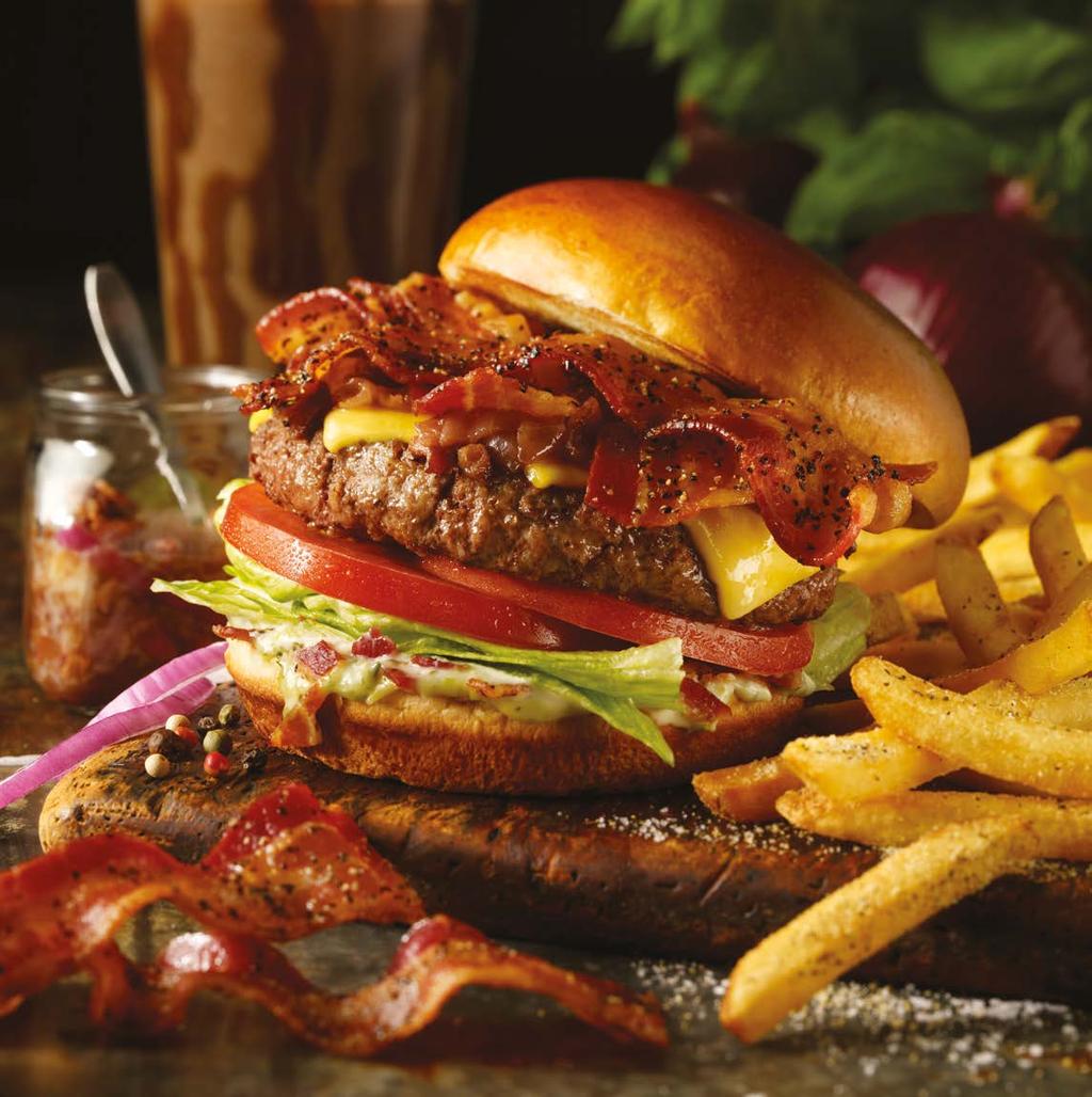 Triple Bacon Stackhouse Burger Z naší kuchyně přímo do Vašich rukou. Dle standardu T.G.I.