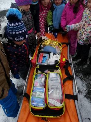 Učili jsme se masáž srdce, seznámili jsme se se sanitním vozem a se