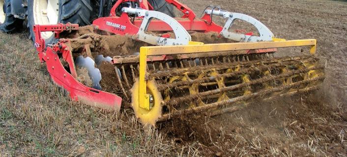 Se zvyšujícím se suchem jsme museli přejít na šetrnější zpracování půdy a uchránit to minimum vláhy, které v půdě zůstává. Třeba pod ozimy už vůbec nepřipravujeme pozemky orbou.