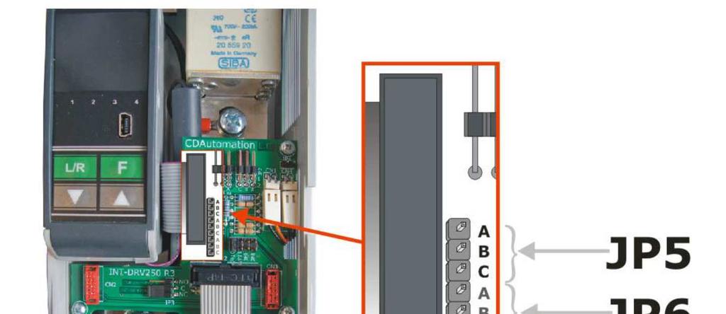 14.3 Analogové vstupy (svorky 5 a 8 svorkovnice M1) REVO CL má dva analogové vstupy. Primární vstup slouží pro zadání žádané hodnoty (0-10 V, 0-20 ma, 4-20 ma).