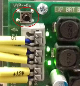 10. PRVNÍ SPUŠTĚNÍ SYSTÉMU CES BATTERY BOX VÝSTRAHA VÝSTRAHA: Před prvním spuštěním systému CES BATTERY BOX je nutné nejdříve postupovat dle bodů: 5.3 Instalace hybridního systému CES BATTERY BOX a 9.