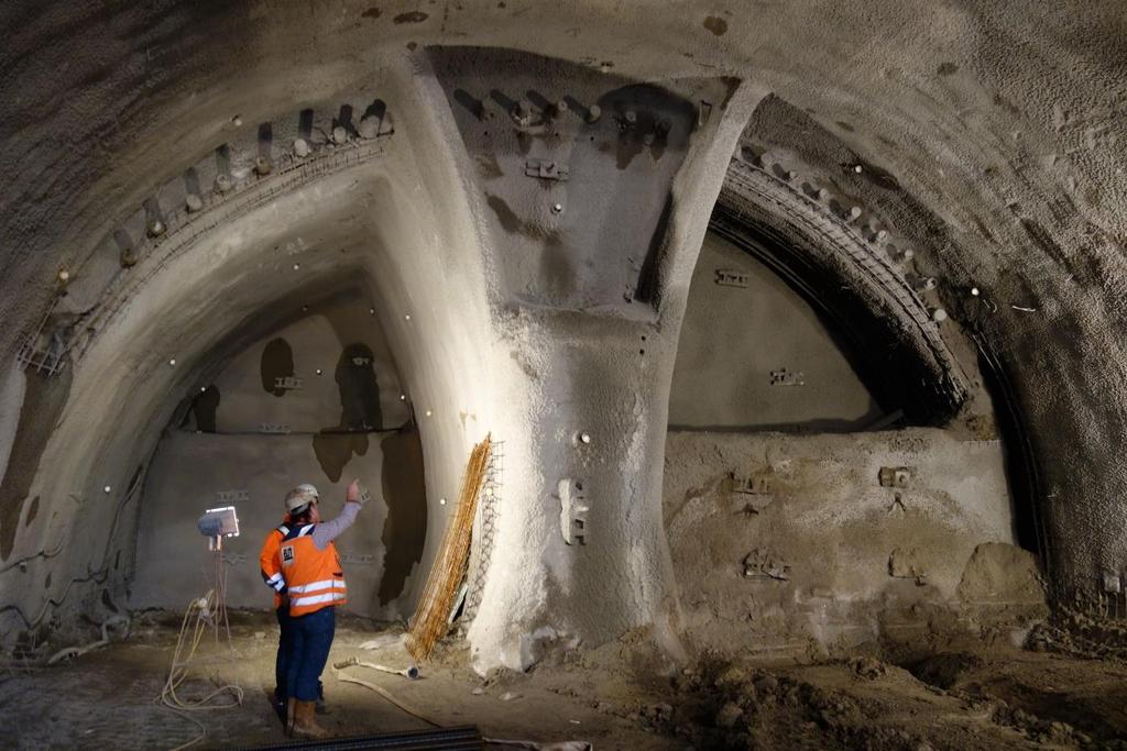 Literatura Obr. 7 Ražba tunelu Zpráva z inženýrsko-geologického průzkumu.