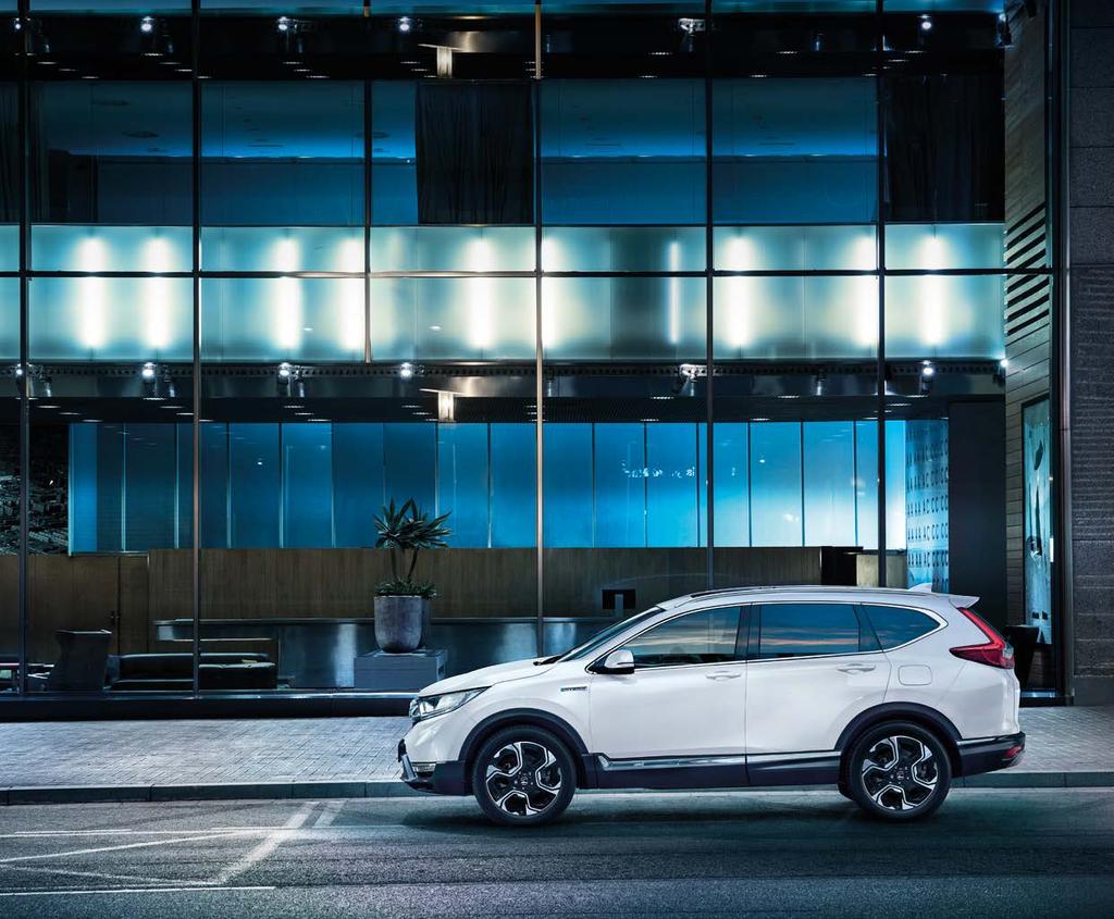 CHYTRÁ ENERGIE Technologie i-mmd je důmyslná v tom, že neustále sleduje výkon a spotřebu vozu CR-V Hybrid tak, aby určila ideální zdroj pohonu.