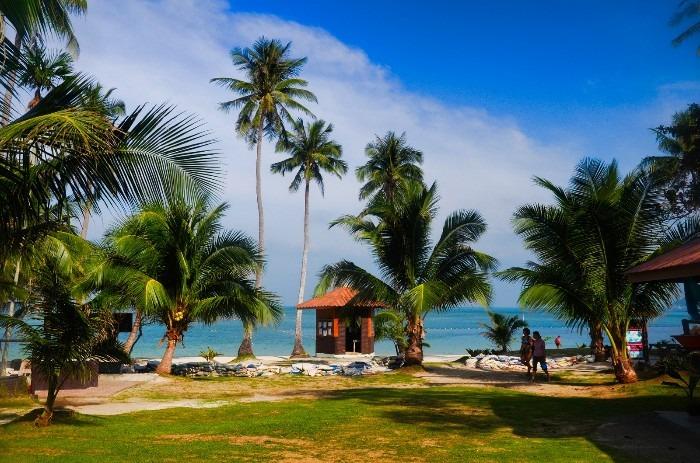 Kempování a ubytování v NP Ang Thong ostrov Ko Wua Ta Lap Tábořiště se nachází vedle pláže v příjemném polostínu vysokých stromů Kdo zůstane přes noc (nebo dokonce několik nocí) v národním parku, je