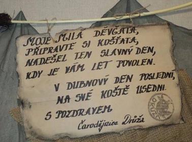 Pak jí ještě chtěl říct Vezmeš si mě? takže dohromady čekal 5 let.