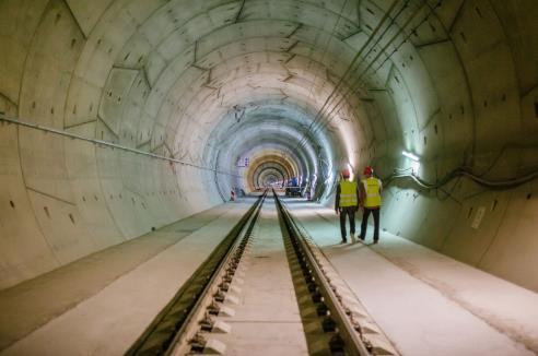 V prosinci 2018 byl zprovozněn Ejpovický tunel.