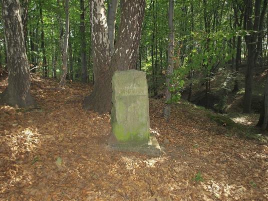 POMNÍK OBĚTI ŽIVOTICKÉ TRAGÉDIE, č. 7 Borski Robert http://www.valecnehroby.army.cz/moravskoslezský, Havířov, Havířov - číslo VH: CZE-8108-41847 Místo: Havířov-Životice - od domu č. p.