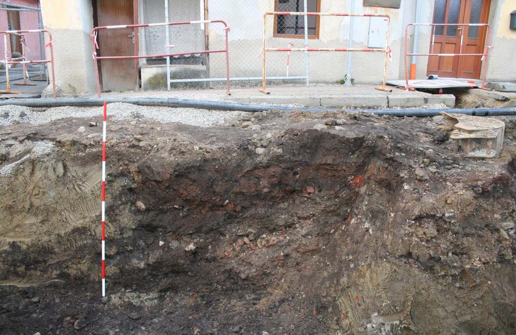 archeologové Mgr. Ing. Marek Parkman a Mgr. Jindřich Vágner Těžiště činnosti archeologického pracoviště spočívalo, stejně jako v předchozích letech, v práci v terénu.