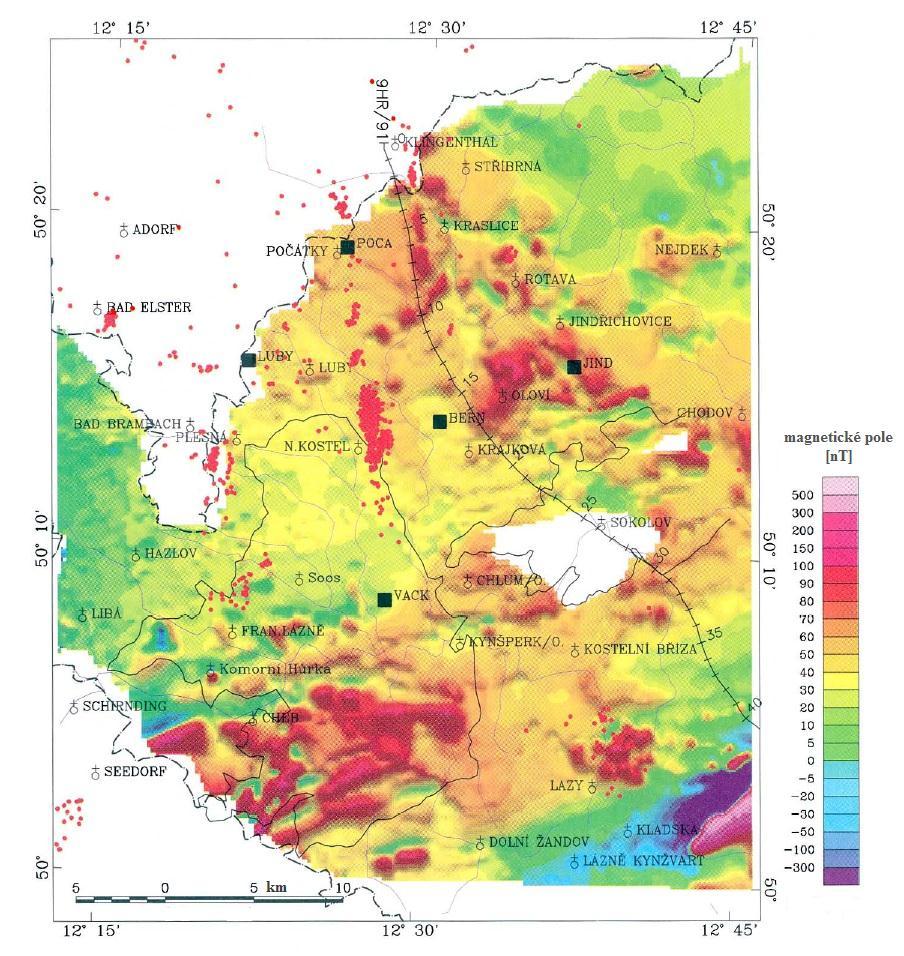 Příčinou záporné anomálie v celé oblasti je výskyt lehkých granitoidních těles (krušnohorský pluton), které se táhnou pod celými Krušnými horami a zasahují do značných hloubek (10 15 km).