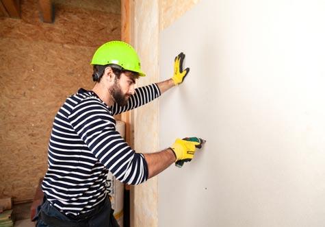 přesně, je možné izolaci uříznout i dodatečně během instalace.