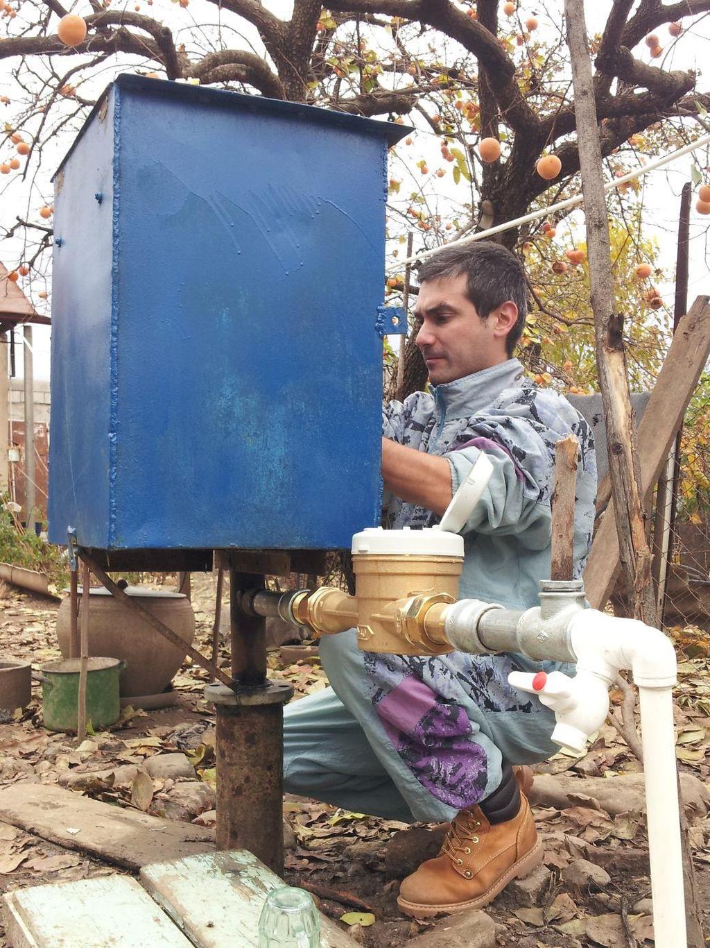 Instalace monitorovacího zařízení na vrt ve vesnici Akur V úvodu realizace firma GEOtest shromáždila dostupné dokumenty a hydrogeologická data týkající se oblasti Alazani-Agrichai.