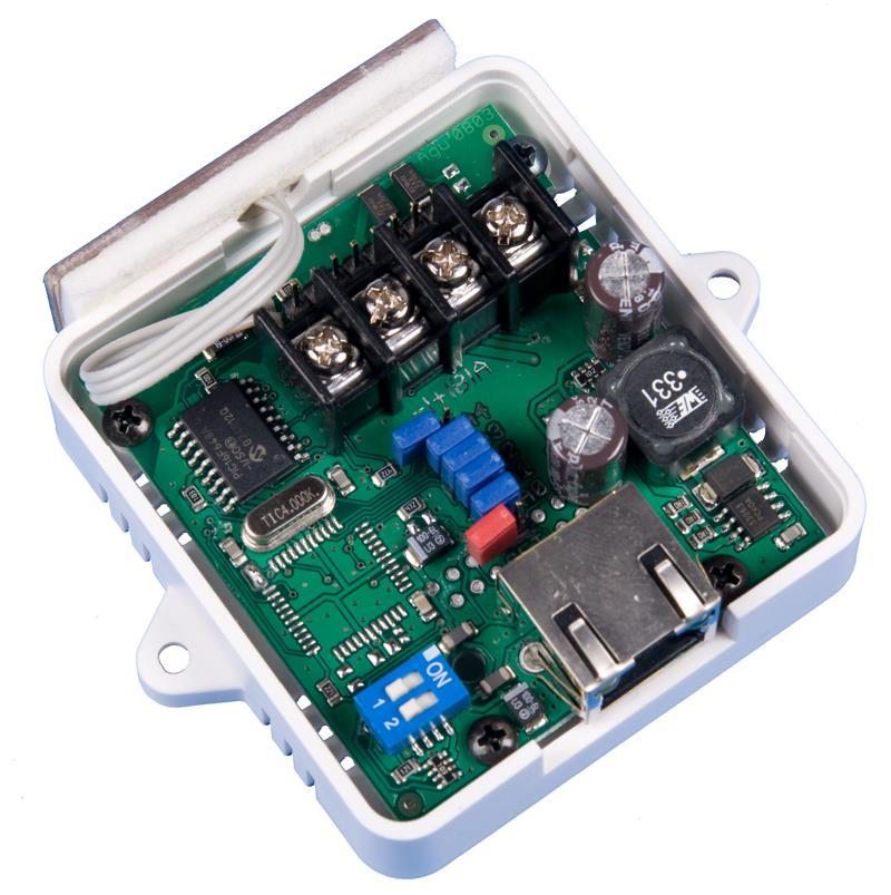 Základní vlastnosti Sensor Vnější zlacený senzor teploty B A RJ45 / Svorky Připojení RS-485 sběrnice a napájení.