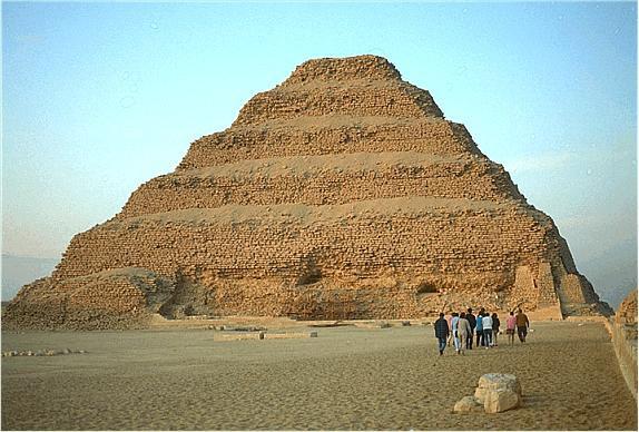 PYRAMIDY období 3.