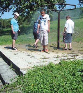 To víme, Ïe mûïeme koufiit pouze tam, kde je to povoleno - tedy je tû jednou - v altánu, v kufiárnû a pfii akci ve sklípku. DruÏstvo na ich sportovcû se zúãastnilo ve dnech 13.- 16.6. 2016 i XIV.