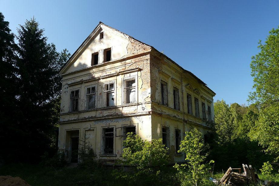 Jabloneček První zmínky o Jablonci (lidově Jablonečku) pochází již z poloviny čtrnáctého století.