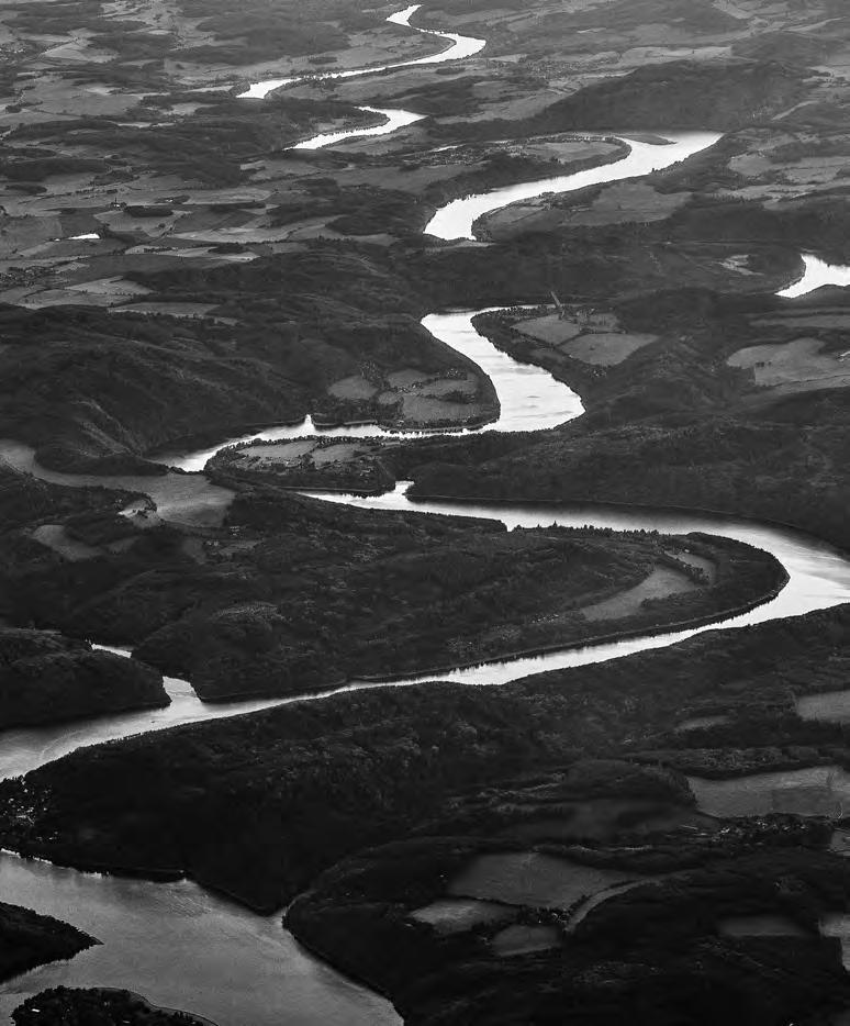 5 Meandrující střední tok Vltavy, zaříznutý do hlubokého a úzkého