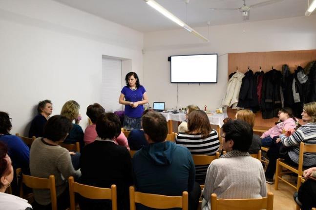 Akci organizovala paní Lucie Poplšteinová spolu s místními hasiči a zastupiteli obecního úřadu. Dobrou náladu podpořila živá hudba TOX Poděbrady, k zahřátí přispělo i svařené víno.