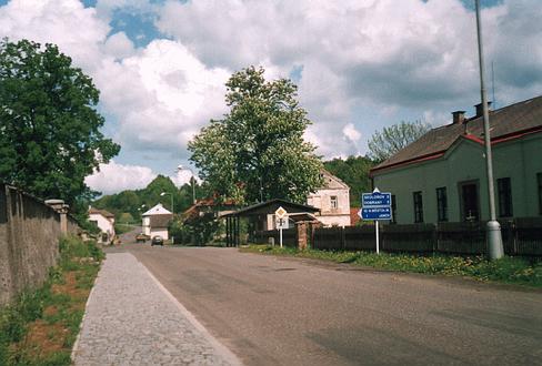 Milí tenái. Dostává se Vám do rukou kvtnové íslo našeho zpravodaje, které je opt trochu tení než ísla minulá. To však neznamená, že by v nm nco chybí (alespo v to doufáme).