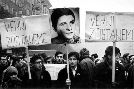 student Jan Palach leden 1969 Gustáv Husák zvolen do čela KSČ, v Československu začalo období normalizace duben 1969 na zeď jídelny