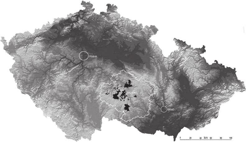 1 Úvod Obr. 1. Reliéfní mapka republiky s vyznačením zájmové oblasti. Černě jsou znázorněna území s doklady středověkého rýžovnictví zlata a dobývání stříbronosných rud. Fig. 1. Relief map of the Czech Republic highlighting the area under review.