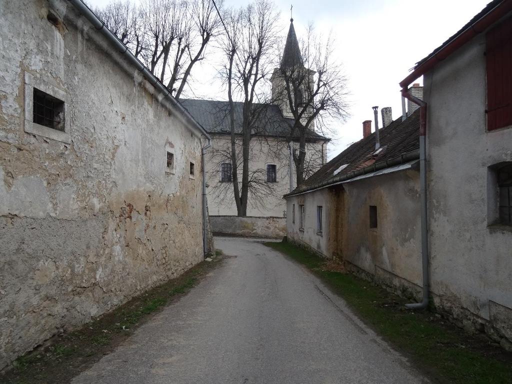 daném pořadí. Trasa z vrcholu na kontrolní bod není pevně stanovena a ani není značena.