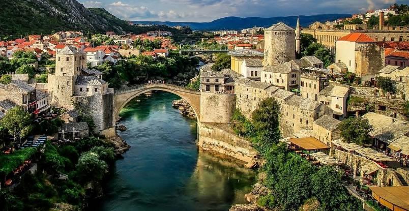 MOSTAR perla Hercegoviny historické město založené v polovině 15.