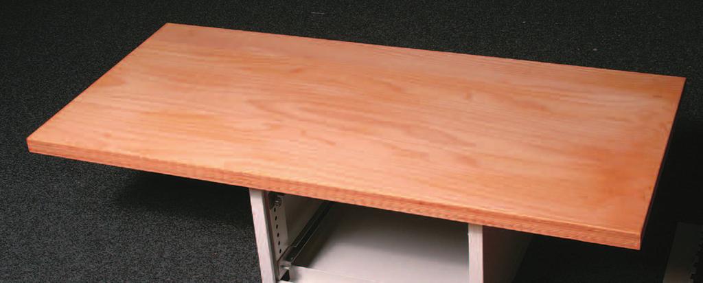 Dřevěné desky stolů by rozhodně neměly přijít do přímého styku s vodou a jsou určeny výhradně do interiéru.