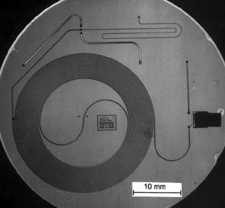 činidel, rozpouštědel, snížení spotřeby elektrické energie, výroba přenosných přístrojů, finanční důvody Laboratoř na čipu (lab on a chip)