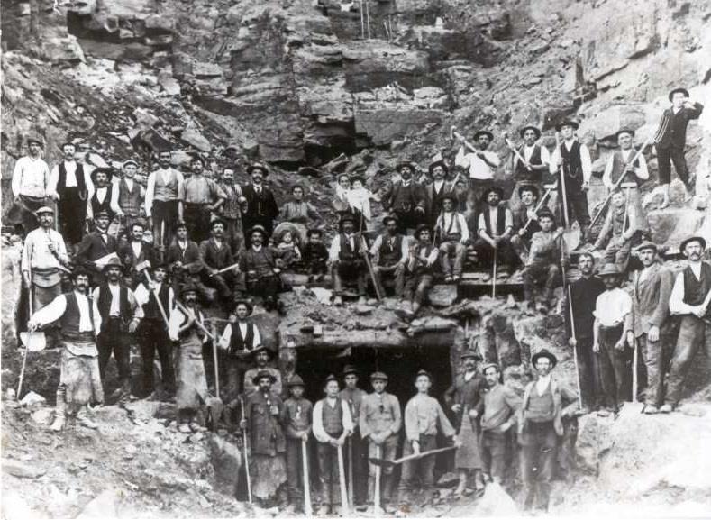 5 Závěrem Obr. 8 Stavitelé tunelu z roku 1908 Fig.