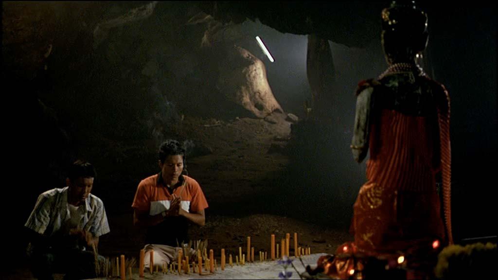 18. 3., místnost 131, 19:15. TROPICKÁ NEMOC ( ส ตว ประหลาด ) Režie Apichatpong Weerasethakul, Thajsko, 2004 (120 min.