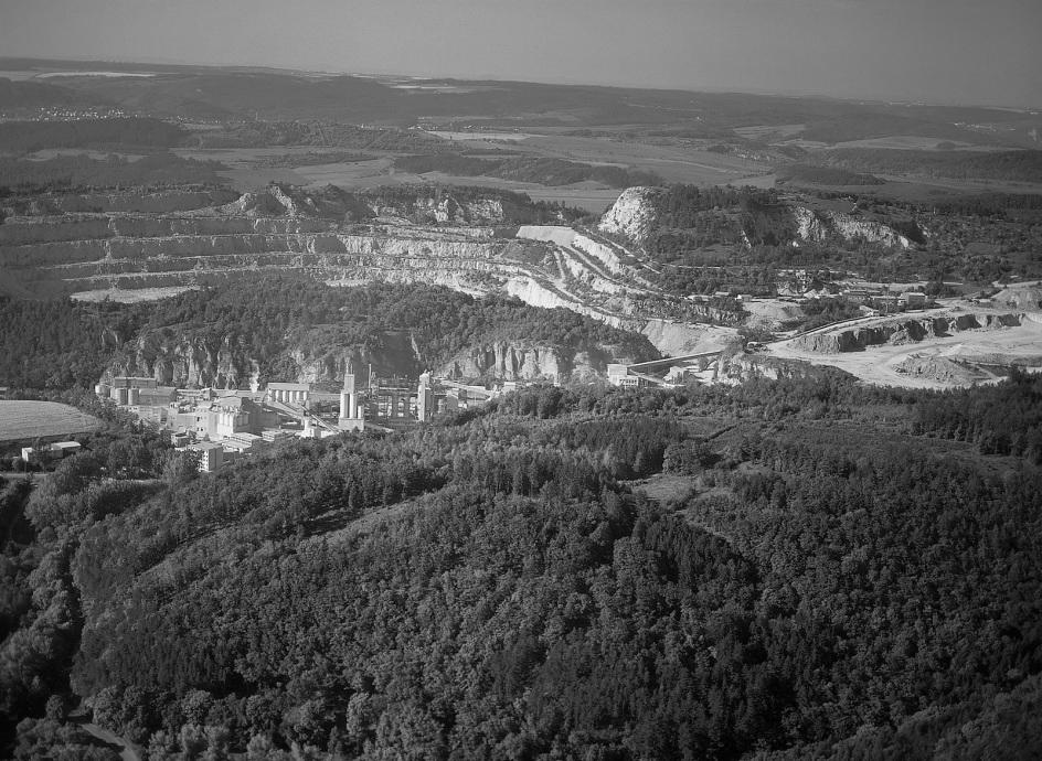 Průměrná teplota (roční): -9 až +3 ºC Srážkové úhrny (roční): 300 1600 mm