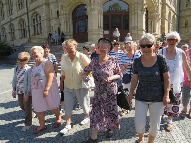 nápaditost a také jak vrátit do hry širokou nabídku našich fondů v oblasti populárně naučné dětské literatury.