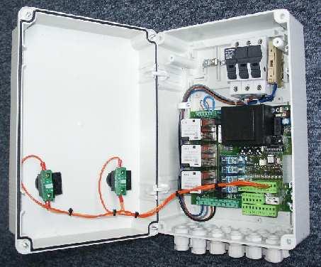 TECHNICKÉ PARAMETRY A POPIS Napájení 1F 230V 50Hz / 4A 3F 400V 50Hz / 2A Max. odběr 5,6A / 3A Max.