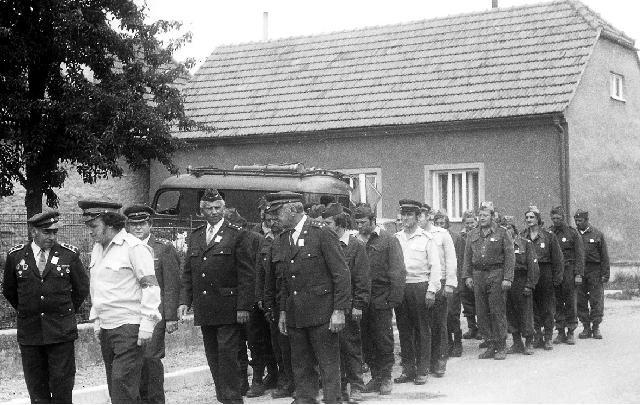 Nástup při námětovém cvičení v roce 1982 V roce 1984 se sbor zúčastnil soutěže okrsku ve Vysočanech, která se uskutečnila v rámci oslav 90. výročí založení místního sboru.