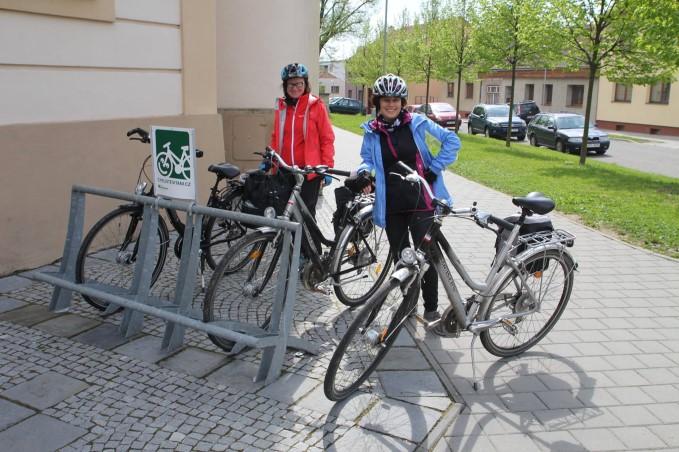 Strážnice: aplikace pro mobilní telefony Turistické informační centrum Strážnicko vytvořilo a nabízí turistům aplikaci pro chytré mobilní telefony (Android, ios).