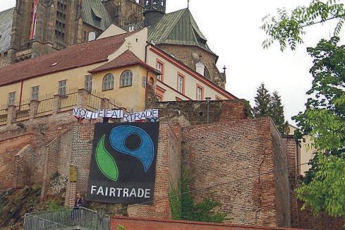 Obrázek 24 - Fotografie happeningu Zdroj: výroční zpráva 2010 NaZemi společnost pro Fair Trade 15.