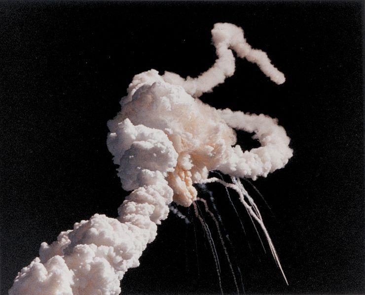 STS-51-L Challenger: Nedali si říct Selhání těsnících kroužků ve spojích segmentů SRB,