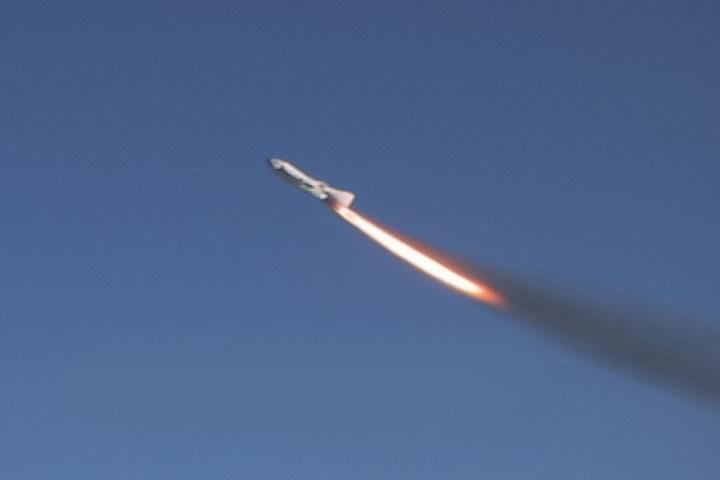 Problémy suborbitálních raketoplánů Raketové letouny určené do výšky nad 100 km využívající různé druhy pohonu.