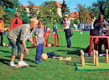 Seniorklub Přední Výtoň z.s. Klub funguje od roku 2011 a nabízí každý měsíc nějakou akci. Co se týká sportu, pořádá soutěže v metané, či bowlingu.