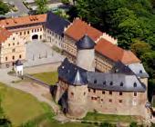 17 9 REZIDENČNÍ ZÁMEK DRÁŽĎANY Věž hlásného Hausmannsturm, nejstarší část drážďanského rezidenčního zámku, nabízí
