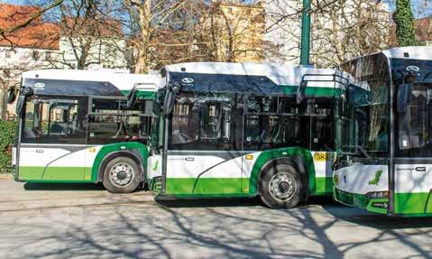 8 ŠKODOVÁK UDÁLOST Nové trolejbusy pojedou v Plzni i bez trolejí Sedm velkokapacitních moderních trolejbusů 27 Tr s bateriemi začalo v minulých týdnech sloužit cestujícím v Plzni.