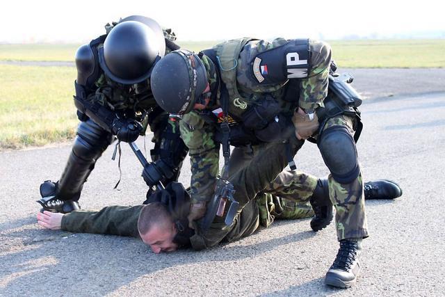 Důraz bude kladen na odpovídající přípravu lékařského a nelékařského personálu zaměřenou na možnost nasazení do širokého spektra operací.