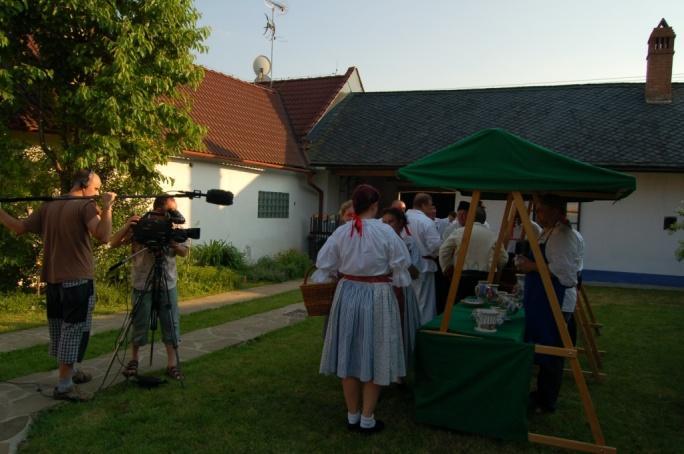 Realizace projektů spolupráce na projekt Pohádky a pověsti Buchlovských hor a Hornolidečska, který byl na základě veřejné obhajoby schválen.