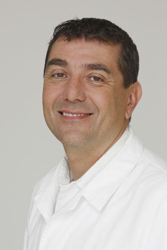 Na%i milí klienti, vá$ení rodi'e Dovoluji si vám pod!kovat za d#v!ru, $e jste si vybrali ná% celo rodinn" program k &e%ení nadváhy a úpravy $ivotního stylu. Na%e sebev!domí vyv!