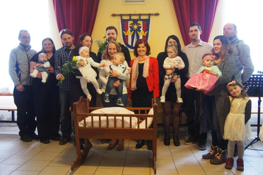Rodiče, děti a příbuzné uvítala svým slovem účetní obce Miluše Kotlanová společně s místostarostou Pavlem Bílým.