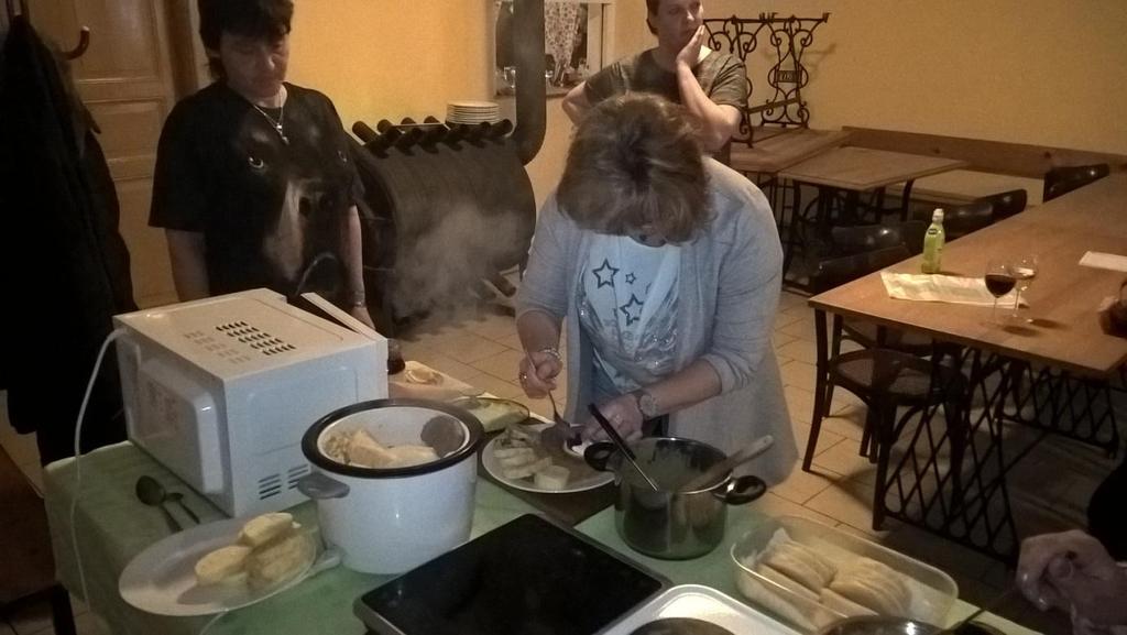 9. 3. 2019 Tuto sobotu odpoledne se v hospodě udál zajímavý souboj tzv. číhaňské prostřeno aneb číhaňská svíčkovaná.